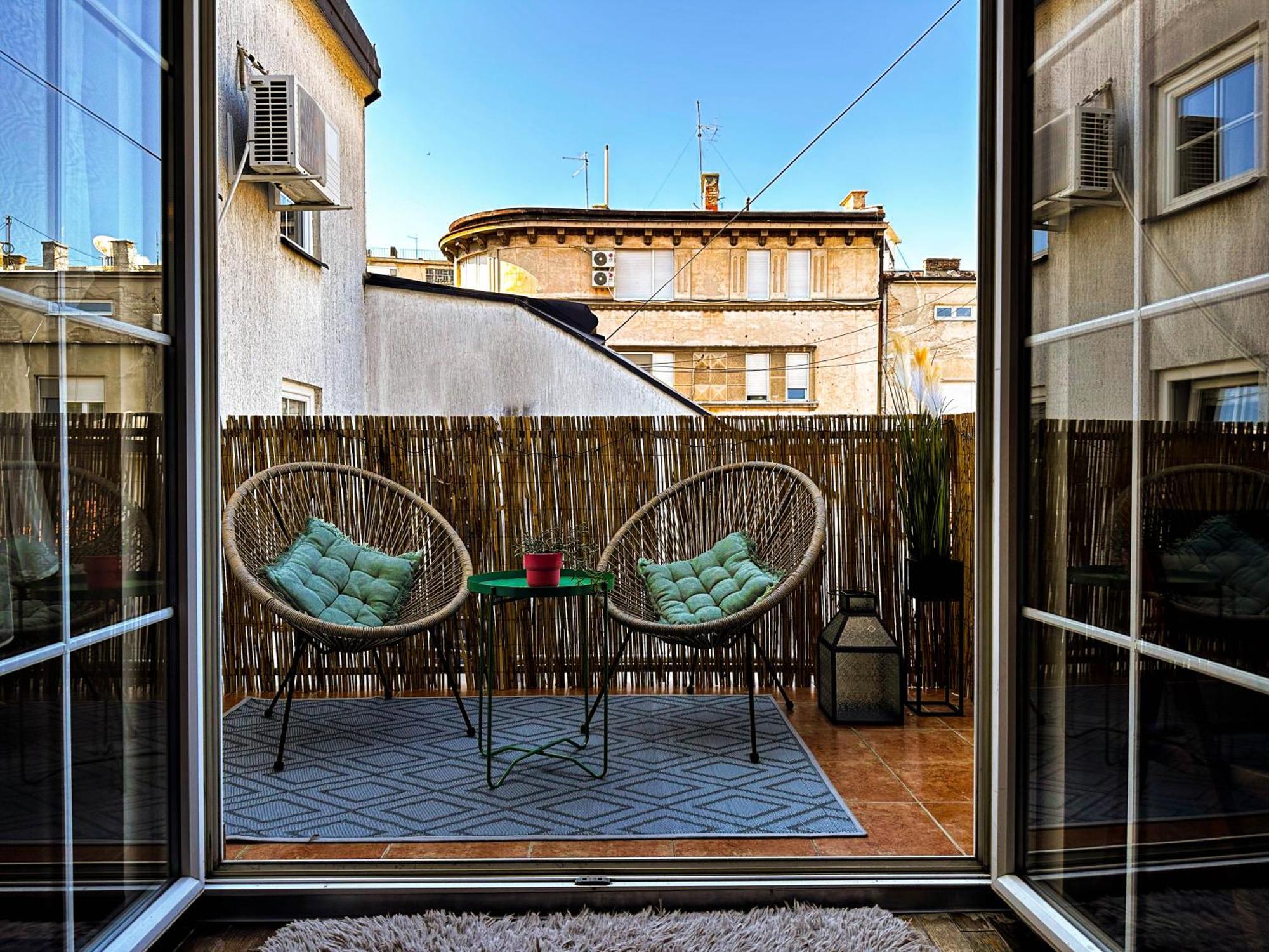 Appartamento Family Penthouse Old Town Heart Renovated Belgrado Esterno foto